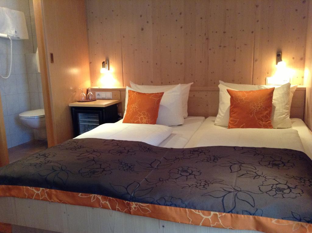 Living Max Hotel Zell am See Extérieur photo